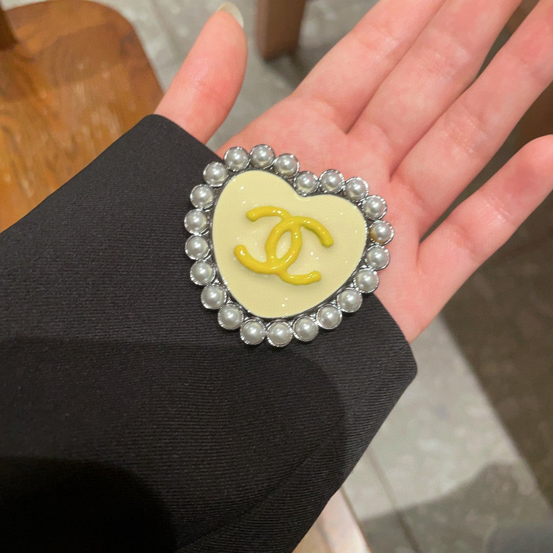 Double-C Emblem Brooch in Polished Metal-Tone – Pearl Detail – Design 006 detail view