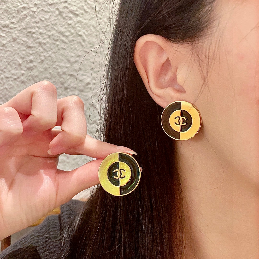Double-C Emblem Stud Earrings in Polished Metal-Tone – Design 179 main product view
