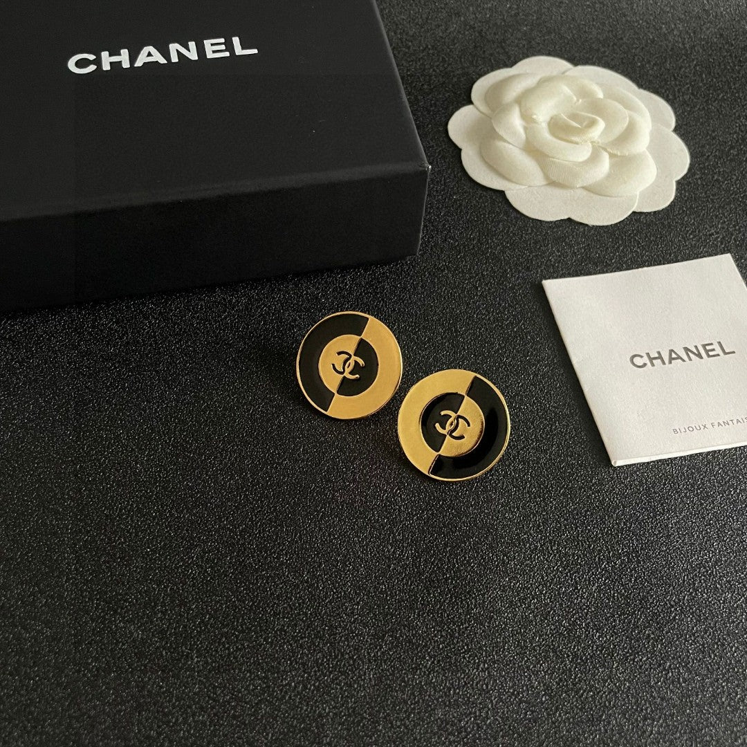 Double-C Emblem Stud Earrings in Polished Metal-Tone – Design 179 styled product view