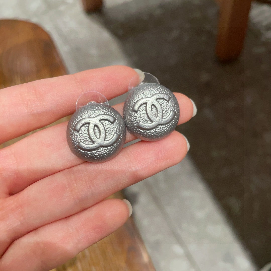 Double-C Emblem Stud Earrings in Polished Metal-Tone – Design 206 side detail