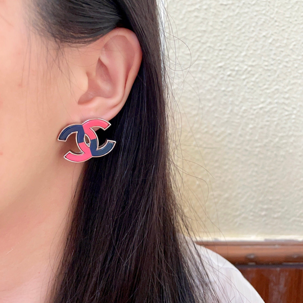 Double-C Emblem Stud Earrings in Polished Metal-Tone – Design 209 detail view