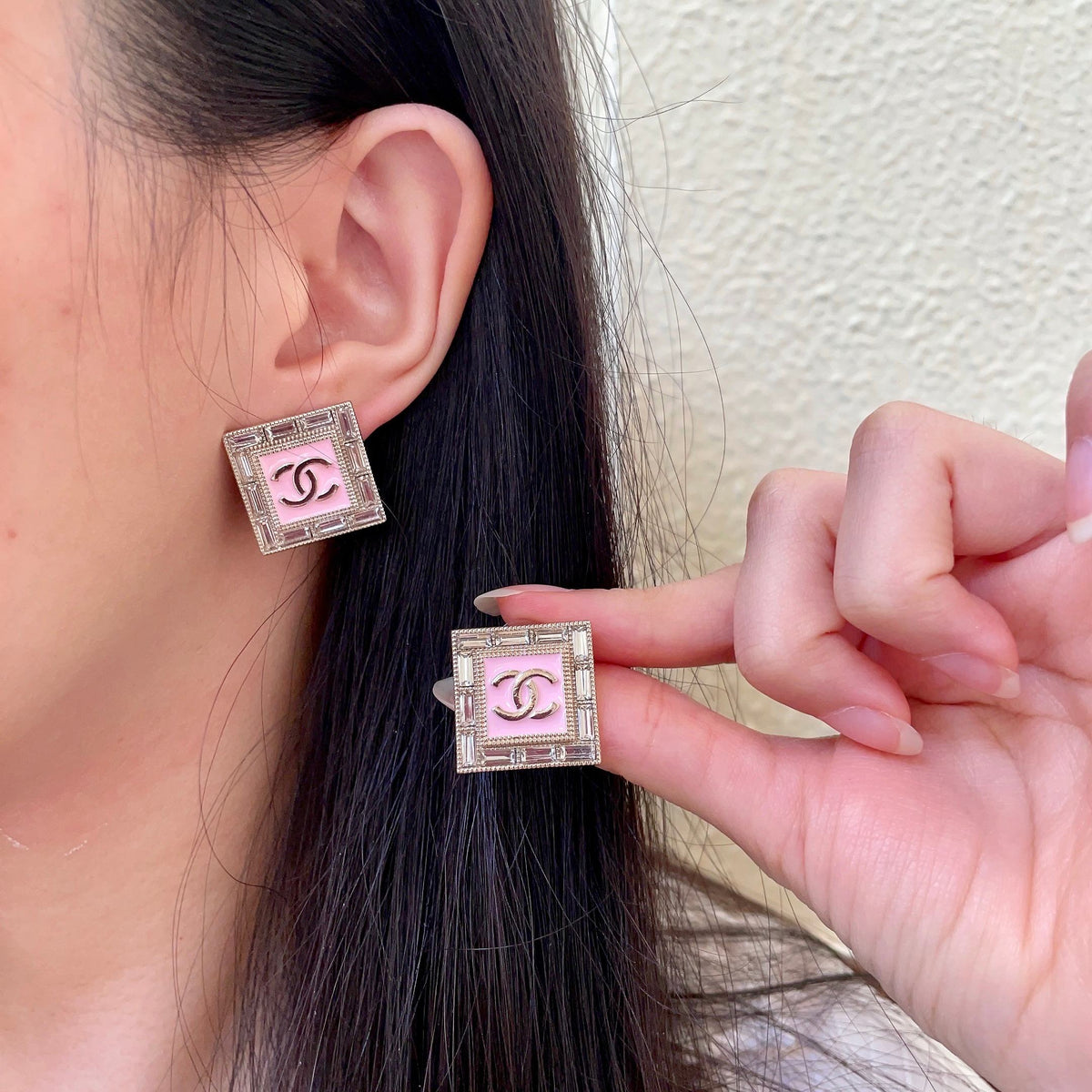 Double-C Emblem Stud Earrings in Polished Metal-Tone – Design 401 main product view