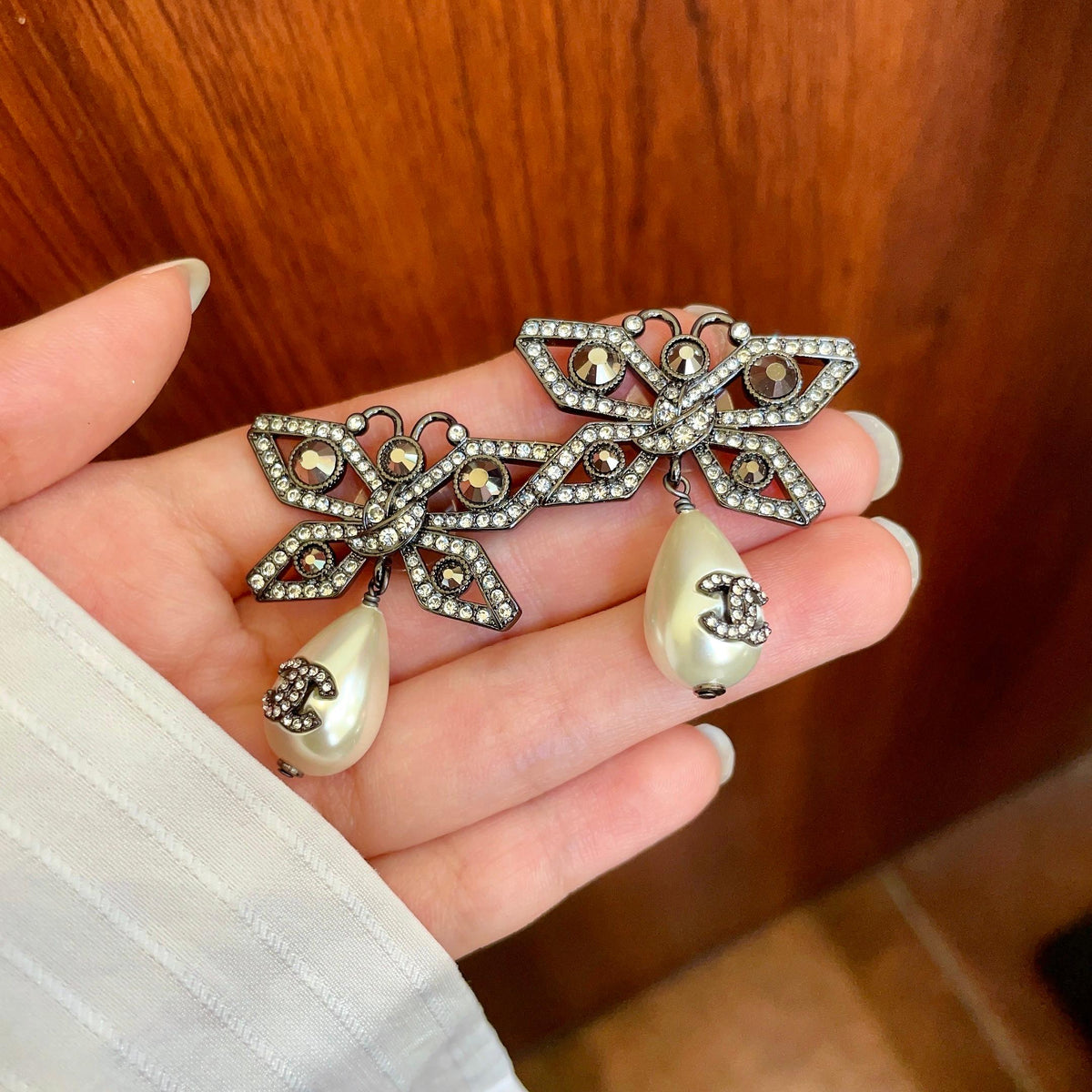 Double-C Emblem Pearl-Detail Statement Earrings – Pearl Detail – Design 018 side detail