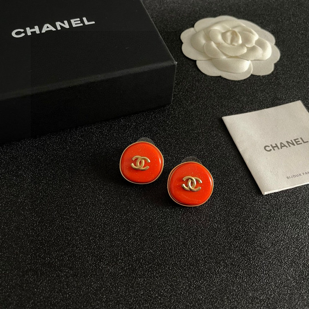 Double-C Emblem Stud Earrings in Polished Metal-Tone – Design 259 styled product view