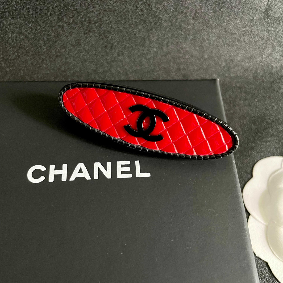 Double-C Emblem Hair Clip – Design 033 detail view