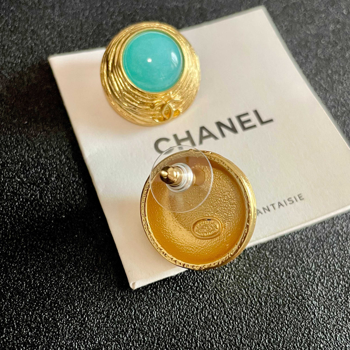 Double-C Emblem Stud Earrings in Polished Metal-Tone – Design 280 main product view
