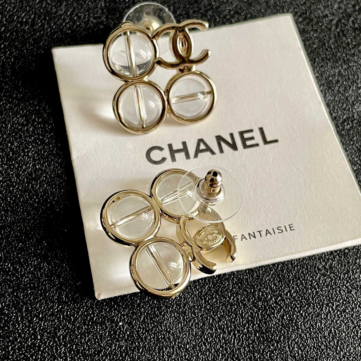 Double-C Emblem Stud Earrings in Polished Metal-Tone – Design 183 main product view