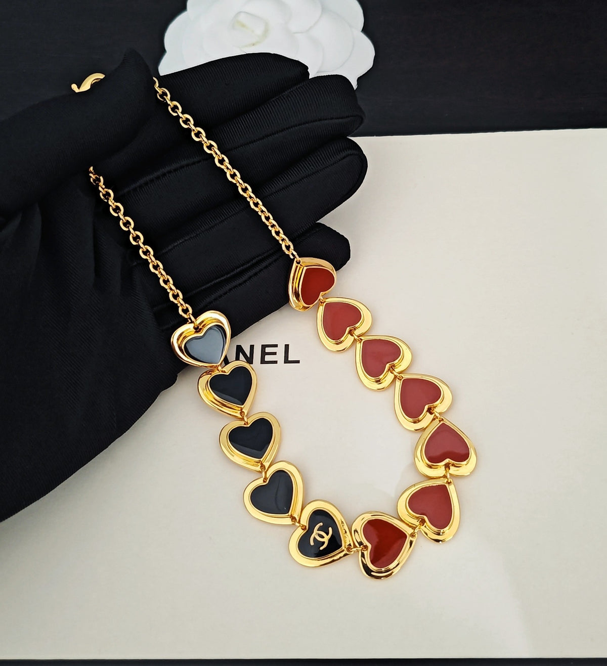 Heart Pendant Necklace in Gold-Tone – Heart Detail front product view