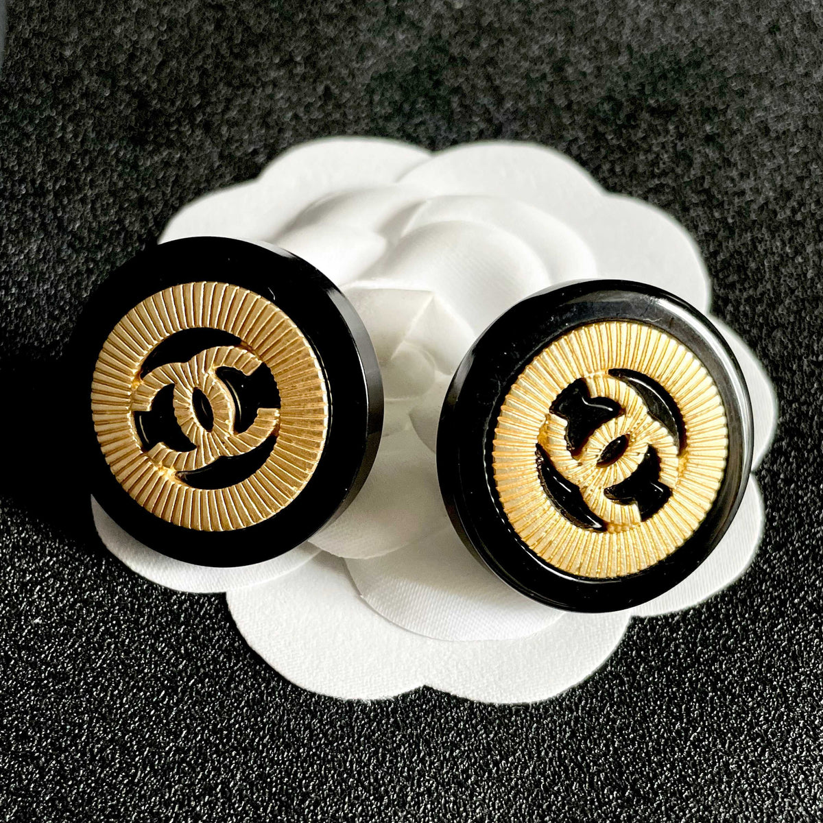 Double-C Emblem Stud Earrings in Polished Metal-Tone – Design 041 front product view