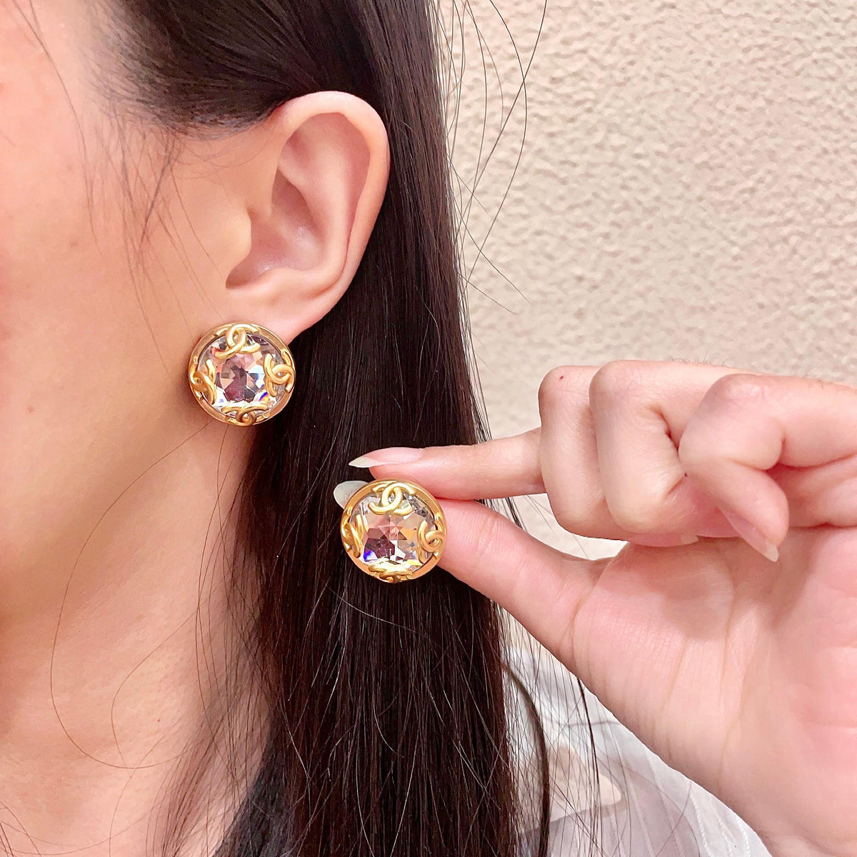 Double-C Emblem Stud Earrings in Polished Metal-Tone – Design 167 main product view