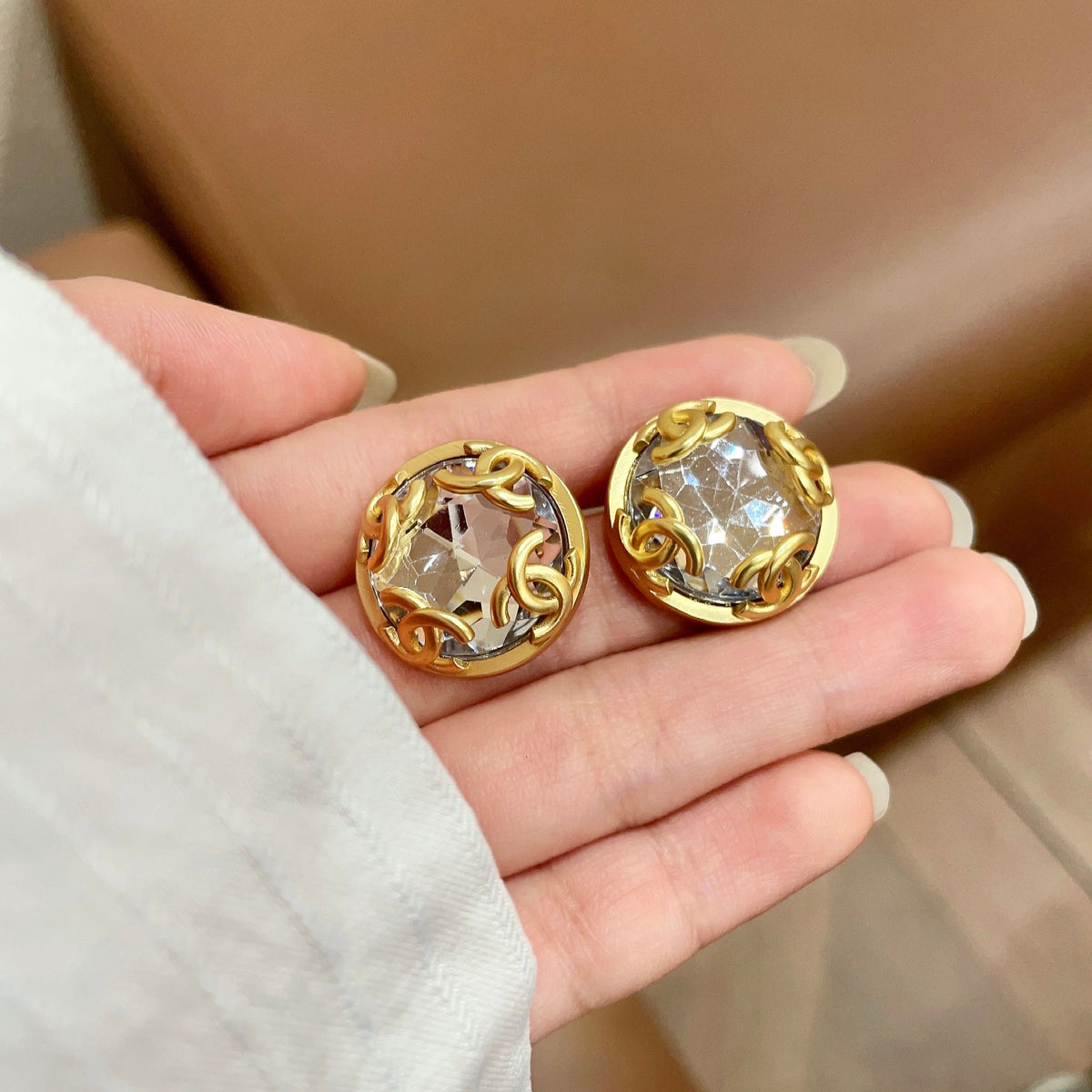 Double-C Emblem Stud Earrings in Polished Metal-Tone – Design 167 side detail