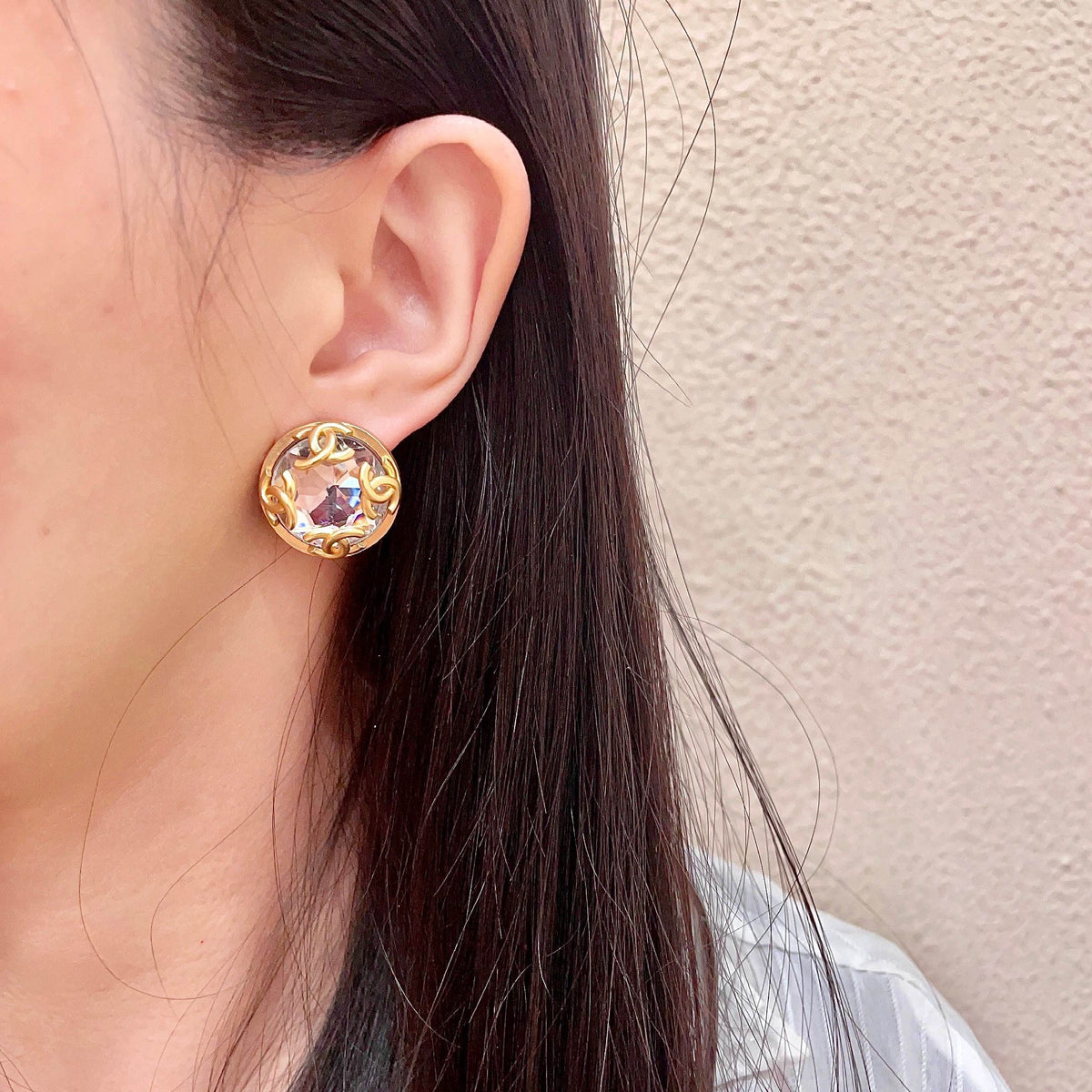 Double-C Emblem Stud Earrings in Polished Metal-Tone – Design 167 detail view