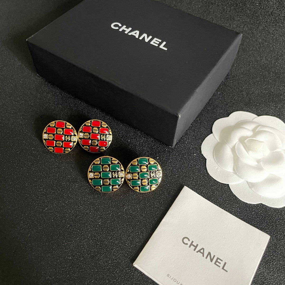 Double-C Emblem Stud Earrings in Polished Metal-Tone – Design 166 close-up detail