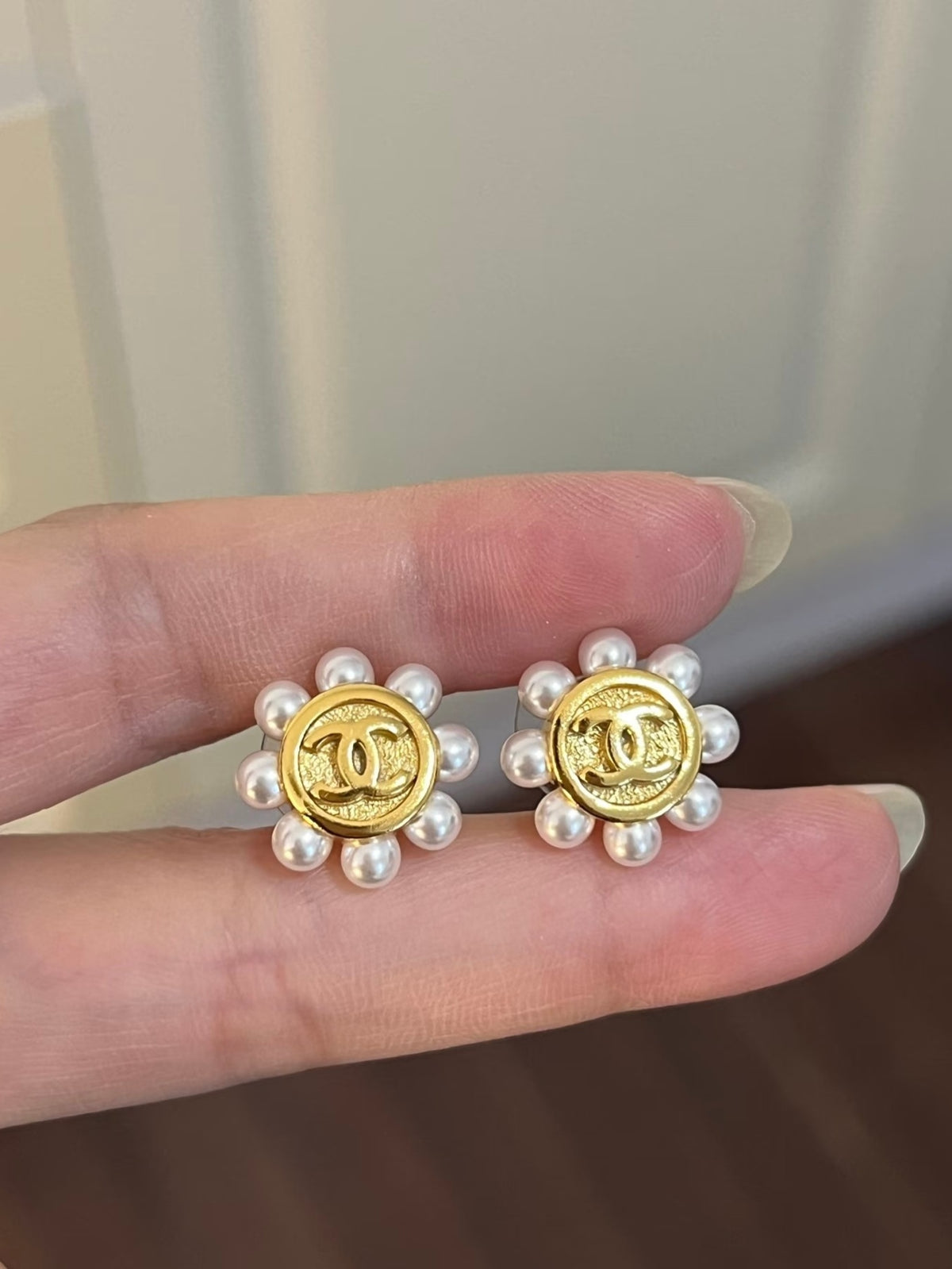 Double-C Emblem Stud Earrings in Polished Metal-Tone – Design 299 side detail
