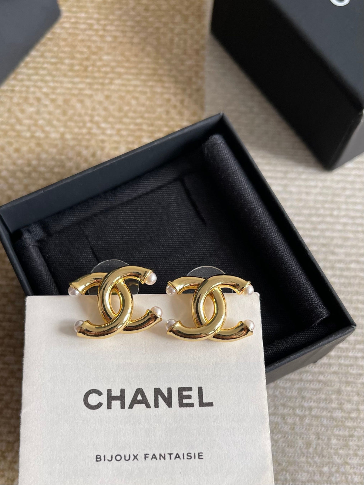 Double-C Emblem Pearl-Detail Stud Earrings – Pearl Detail – Design 014 main product view