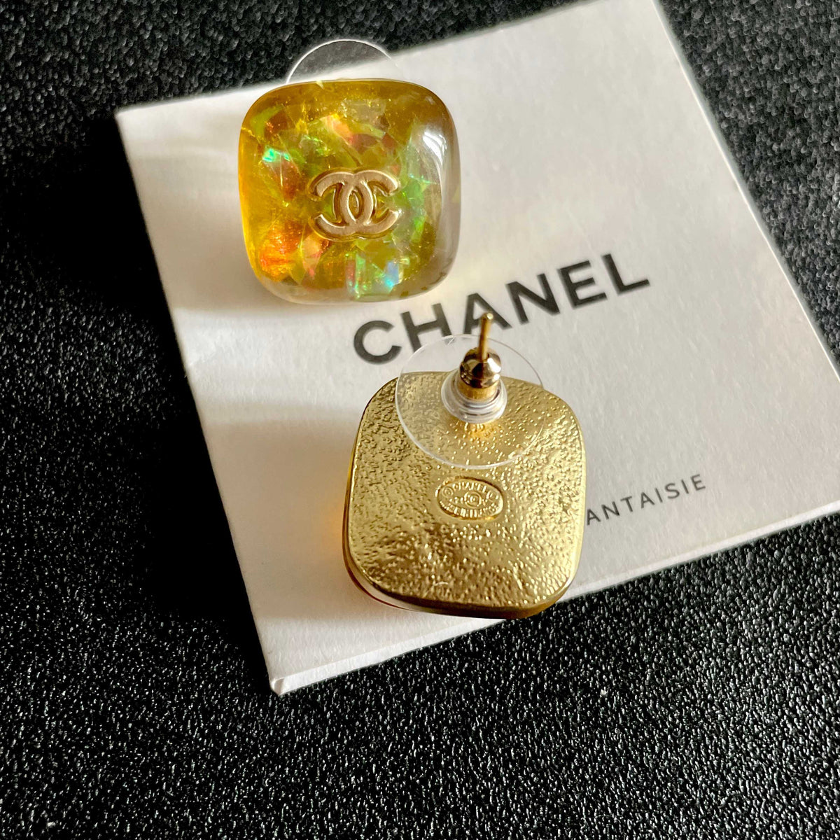 Double-C Emblem Stud Earrings in Polished Metal-Tone – Design 160 main product view