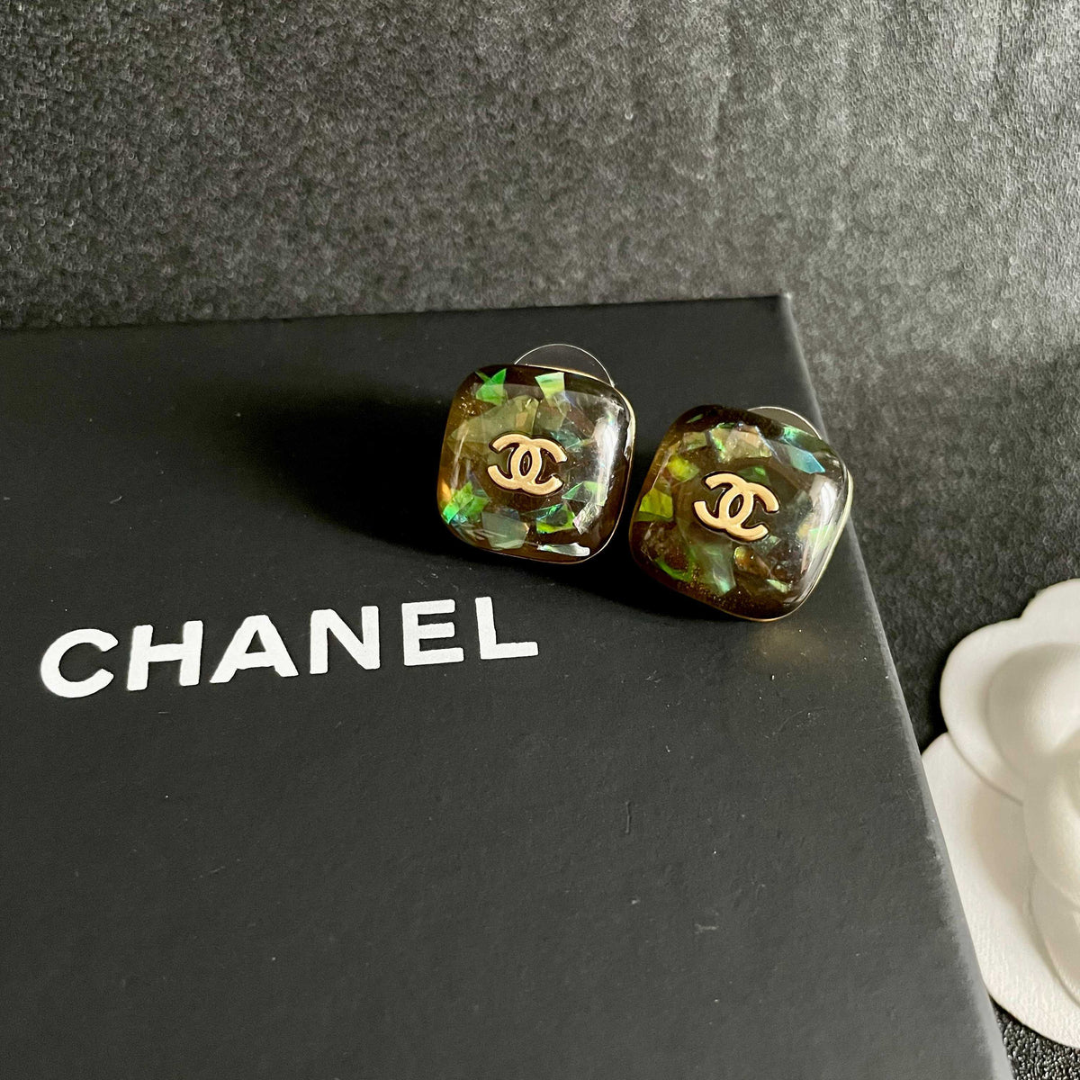 Double-C Emblem Stud Earrings in Polished Metal-Tone – Design 158 detail view