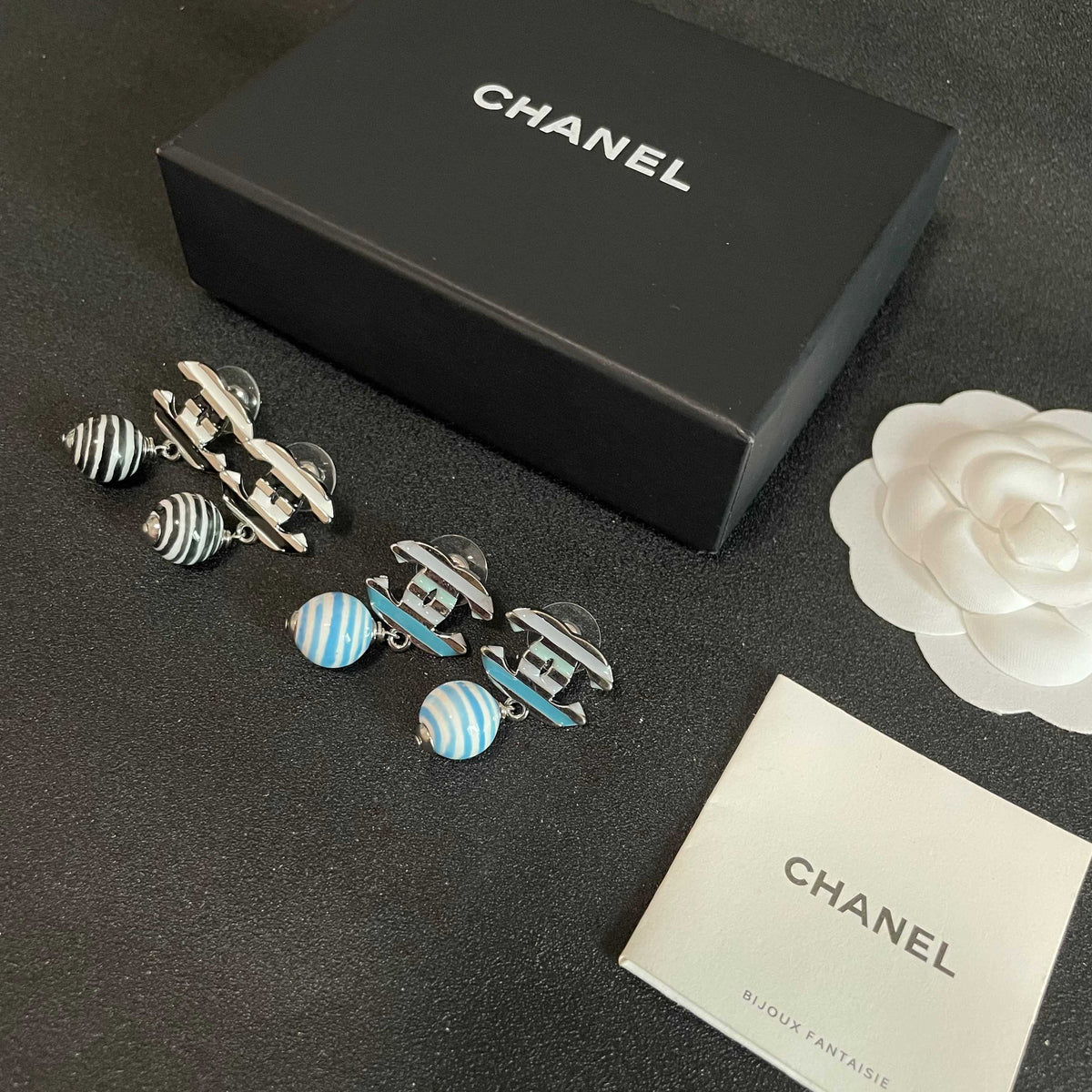 Double-C Emblem Statement Earrings in Polished Metal-Tone – Design 030 side detail