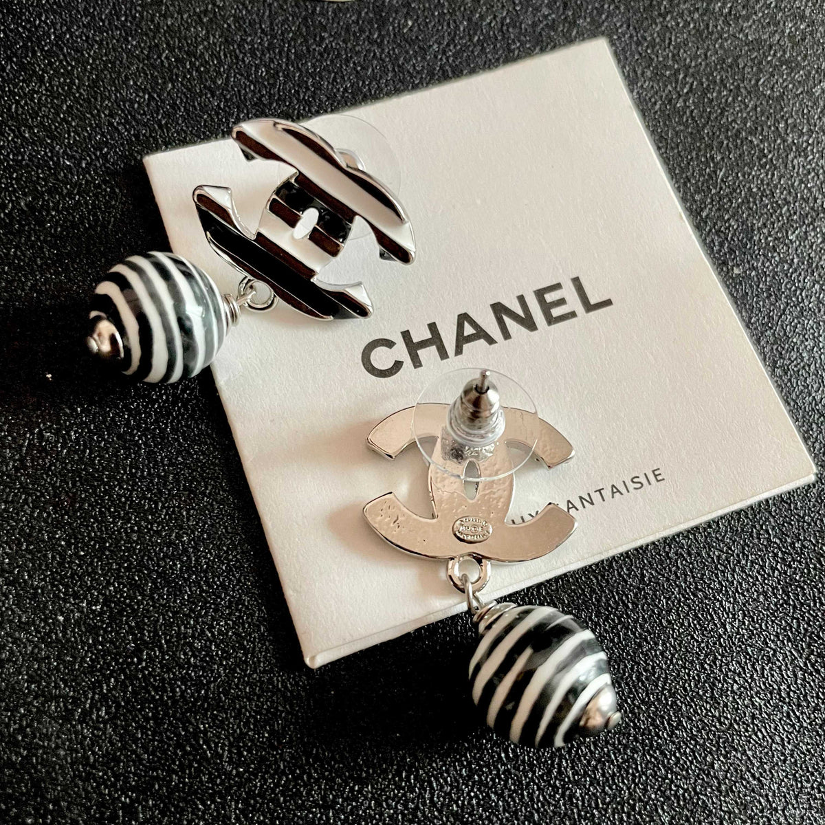 Double-C Emblem Statement Earrings in Polished Metal-Tone – Design 030 main product view