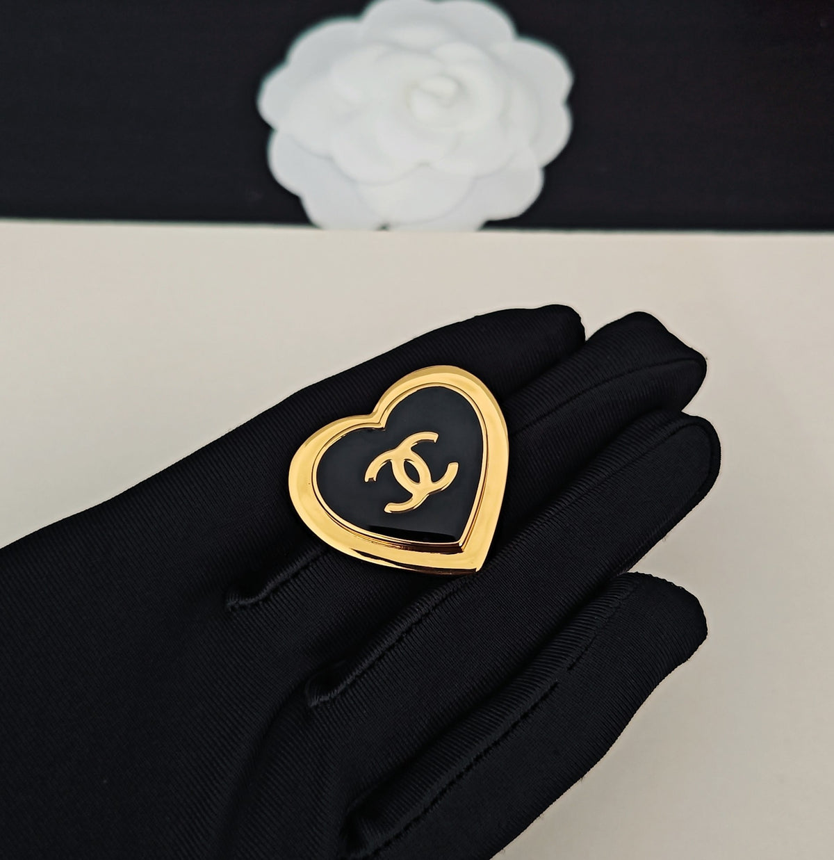 Heart Brooch in Gold-Tone – Heart Detail front product view