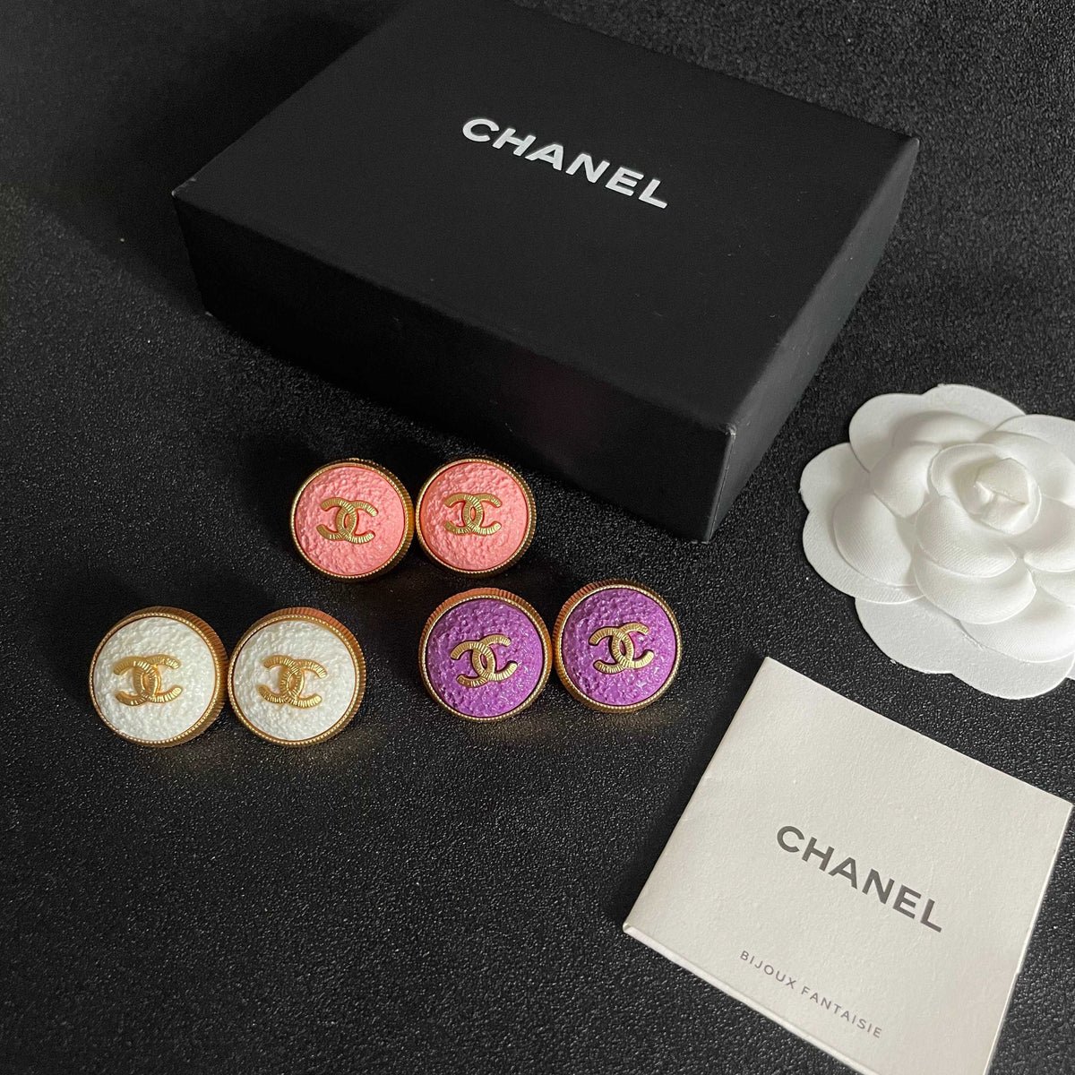 Double-C Emblem Stud Earrings in Polished Metal-Tone – Design 211 close-up detail