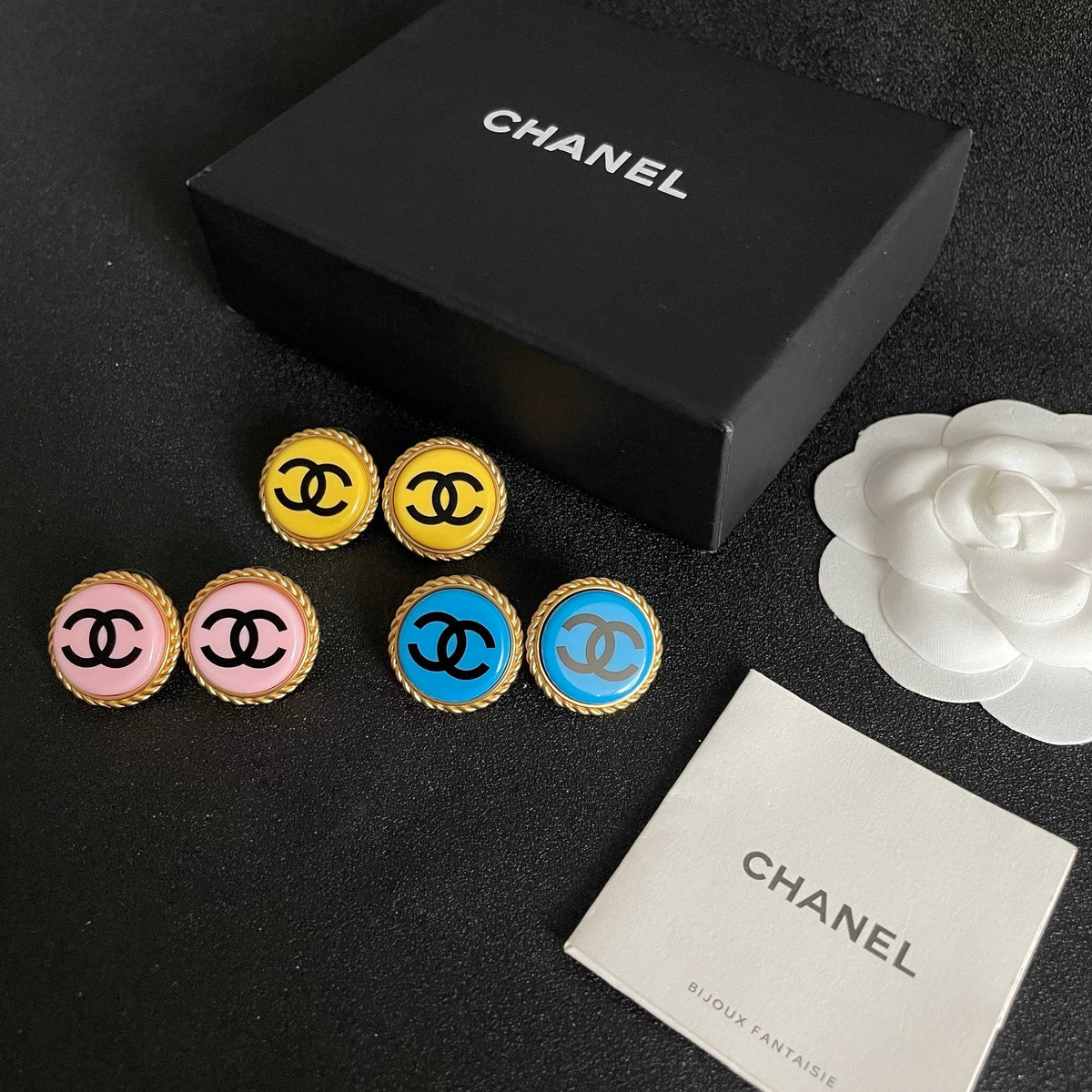 Double-C Emblem Stud Earrings in Polished Metal-Tone – Design 215 side detail