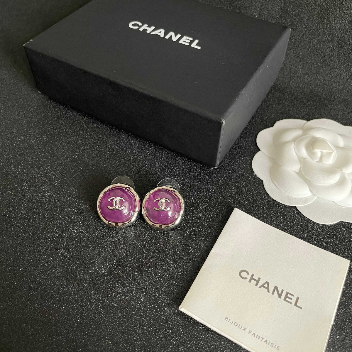 Double-C Emblem Stud Earrings in Polished Metal-Tone – Design 213 close-up detail