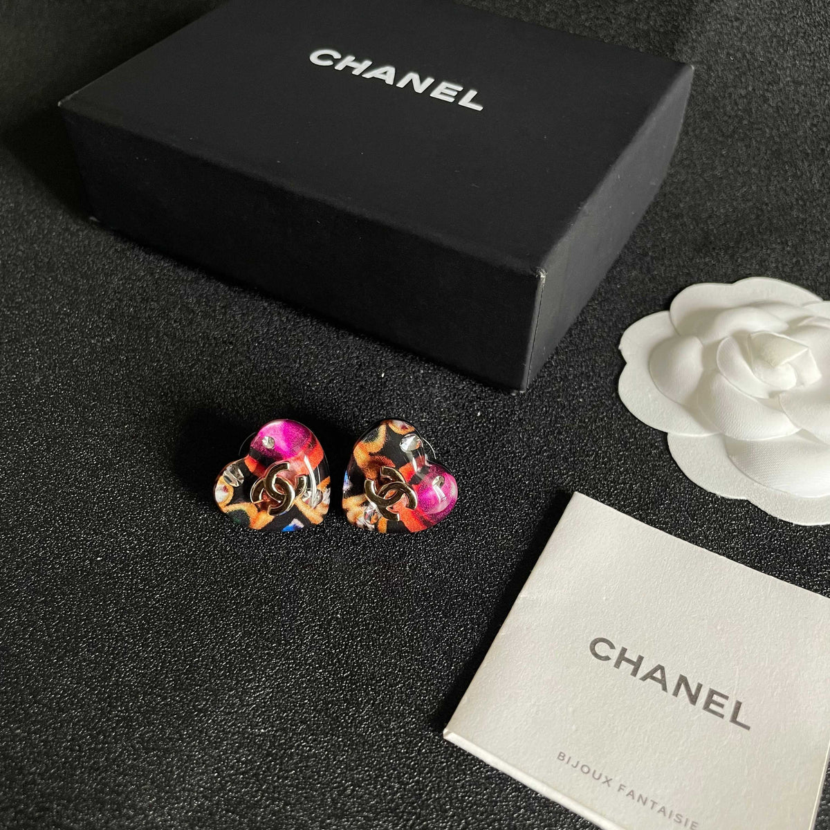 Double-C Emblem Stud Earrings in Polished Metal-Tone – Heart Detail – Design 007 close-up detail