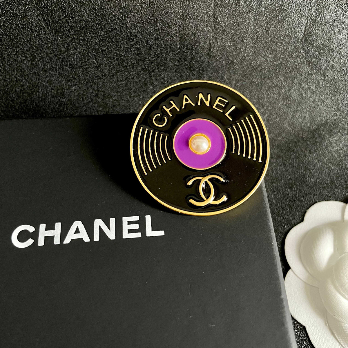 Signature Emblem Brooch in Polished Metal-Tone – Design 028 detail view