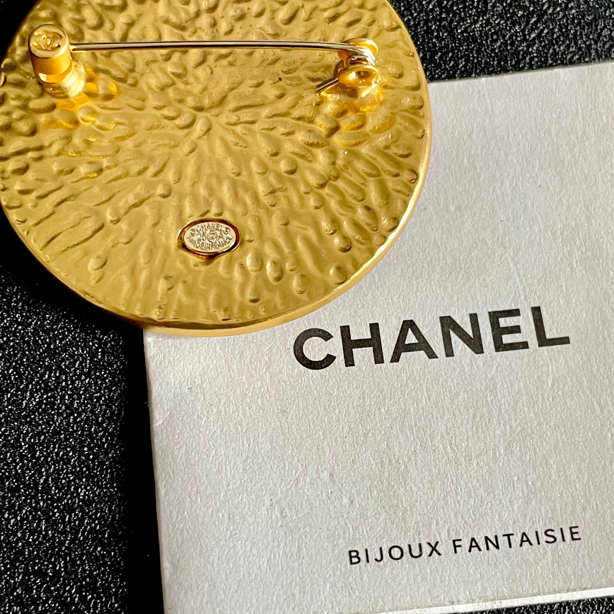 Signature Emblem Brooch in Polished Metal-Tone – Design 028 main product view
