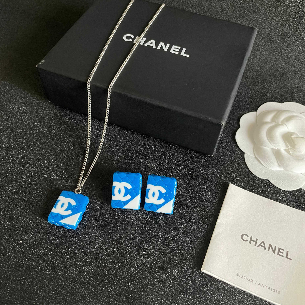 Double-C Emblem Pendant Necklace in Polished Metal-Tone – Design 041 close-up detail