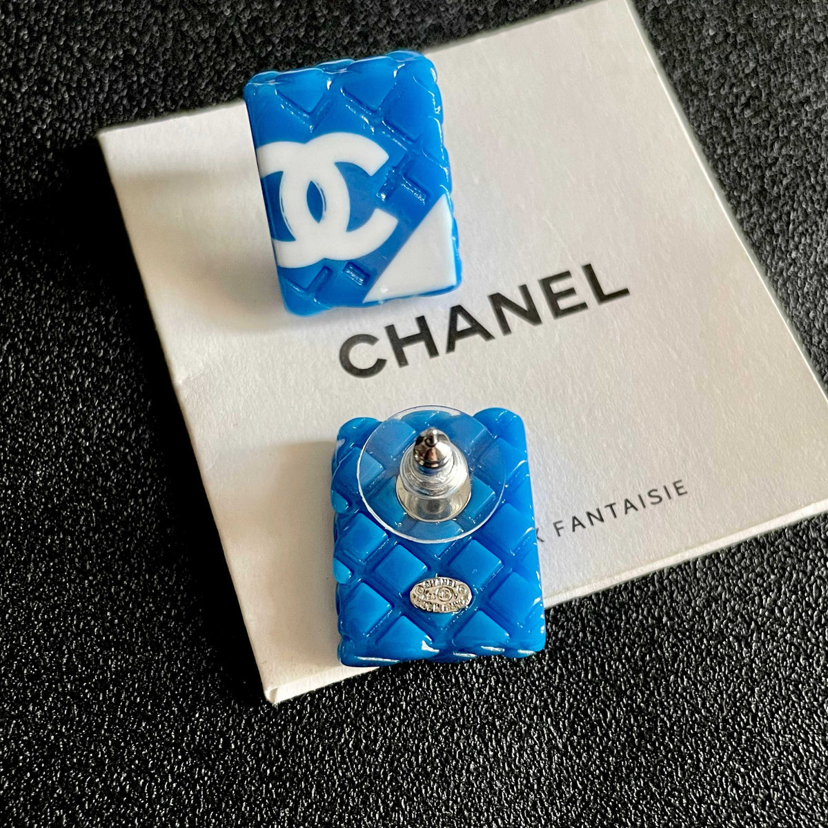Double-C Emblem Stud Earrings in Polished Metal-Tone – Design 272 main product view