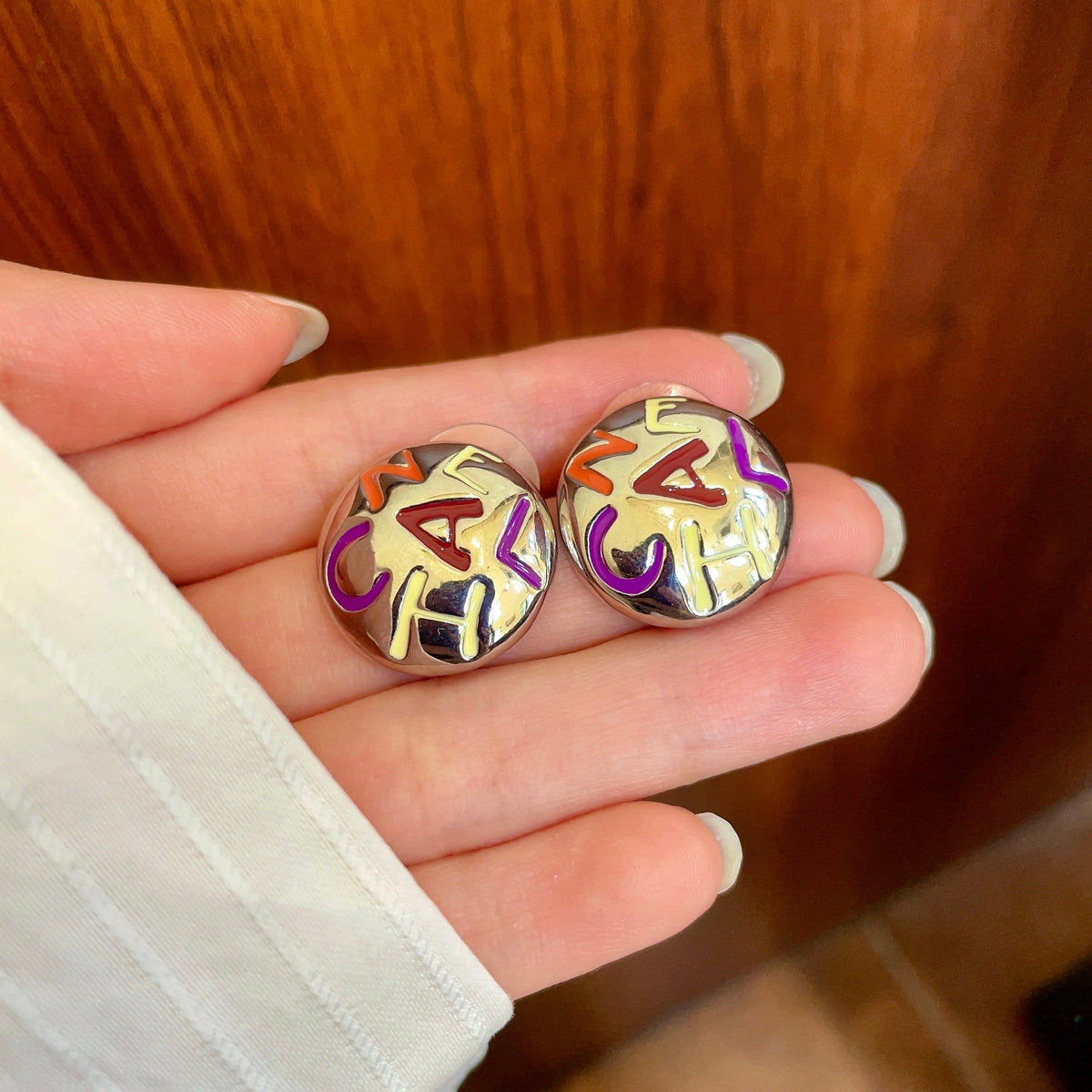 Double-C Emblem Stud Earrings in Polished Metal-Tone – Design 244 side detail