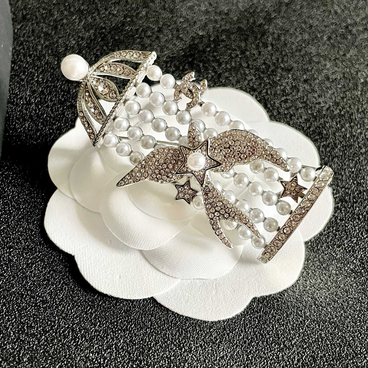 Signature Emblem Brooch in Polished Metal-Tone – Design 026 front product view