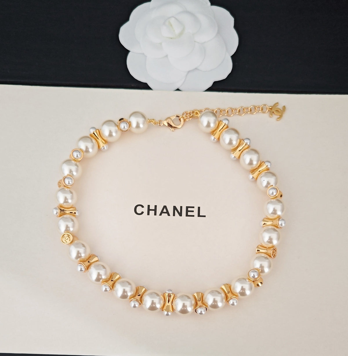Pearl Pearl-Detail Pendant Necklace – Pearl Detail – Design 054 front product view