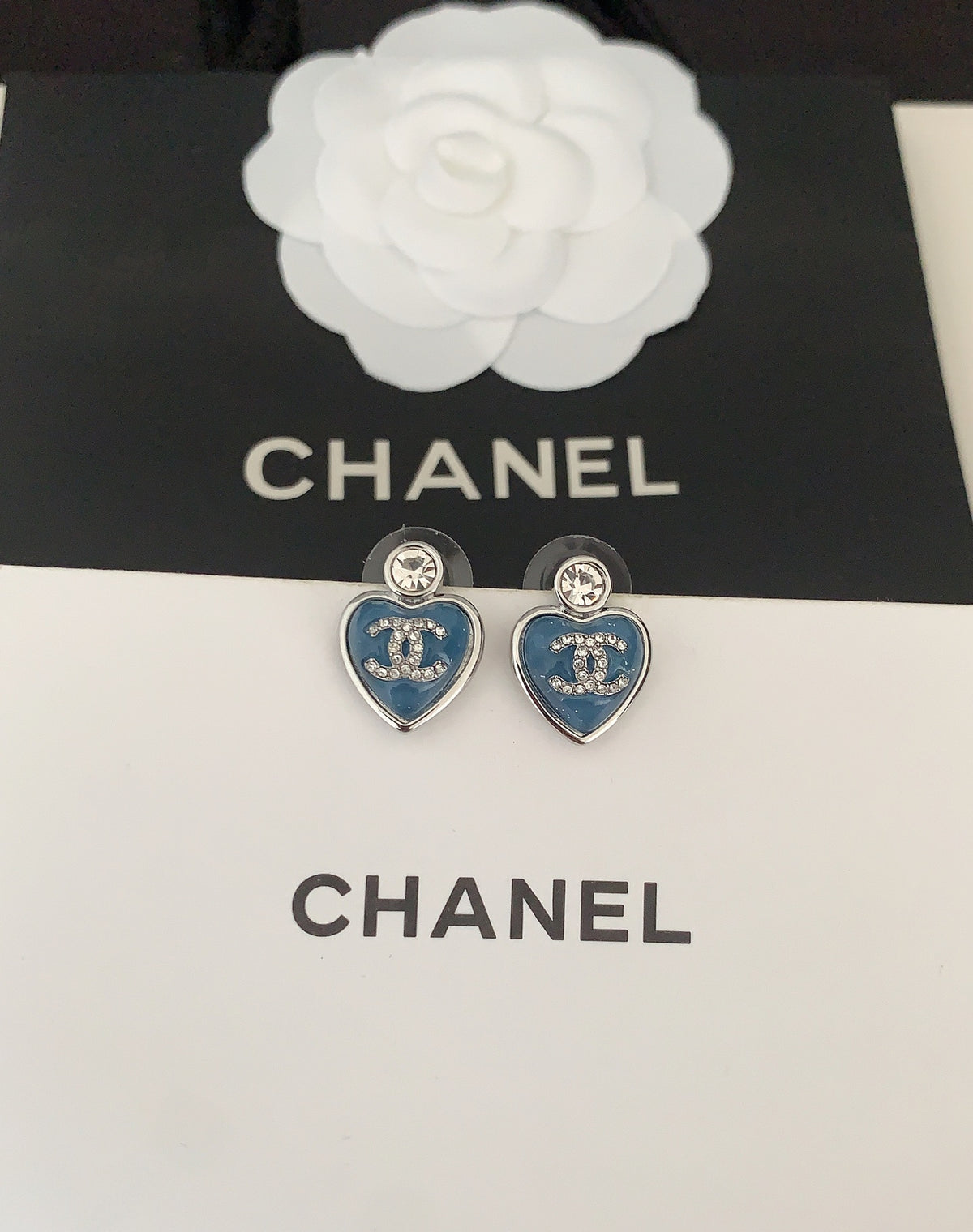 Heart Stud Earrings in Gold-Tone – Heart Detail close-up detail