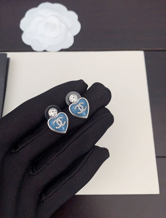 Heart Stud Earrings in Gold-Tone – Heart Detail – Design 003 main product view