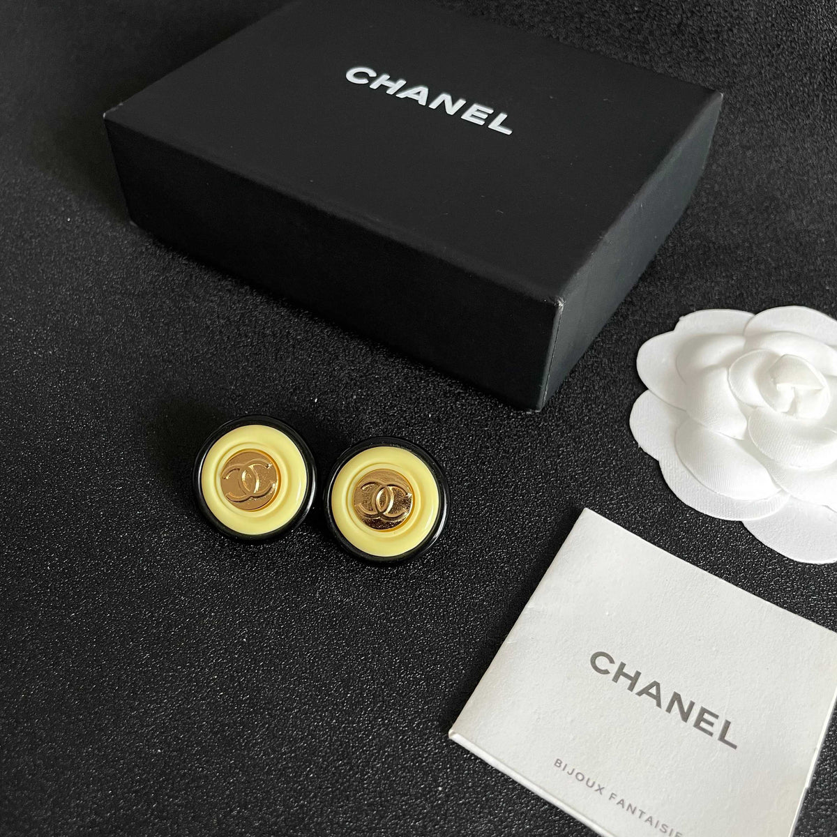 Double-C Emblem Stud Earrings in Polished Metal-Tone – Design 310 close-up detail