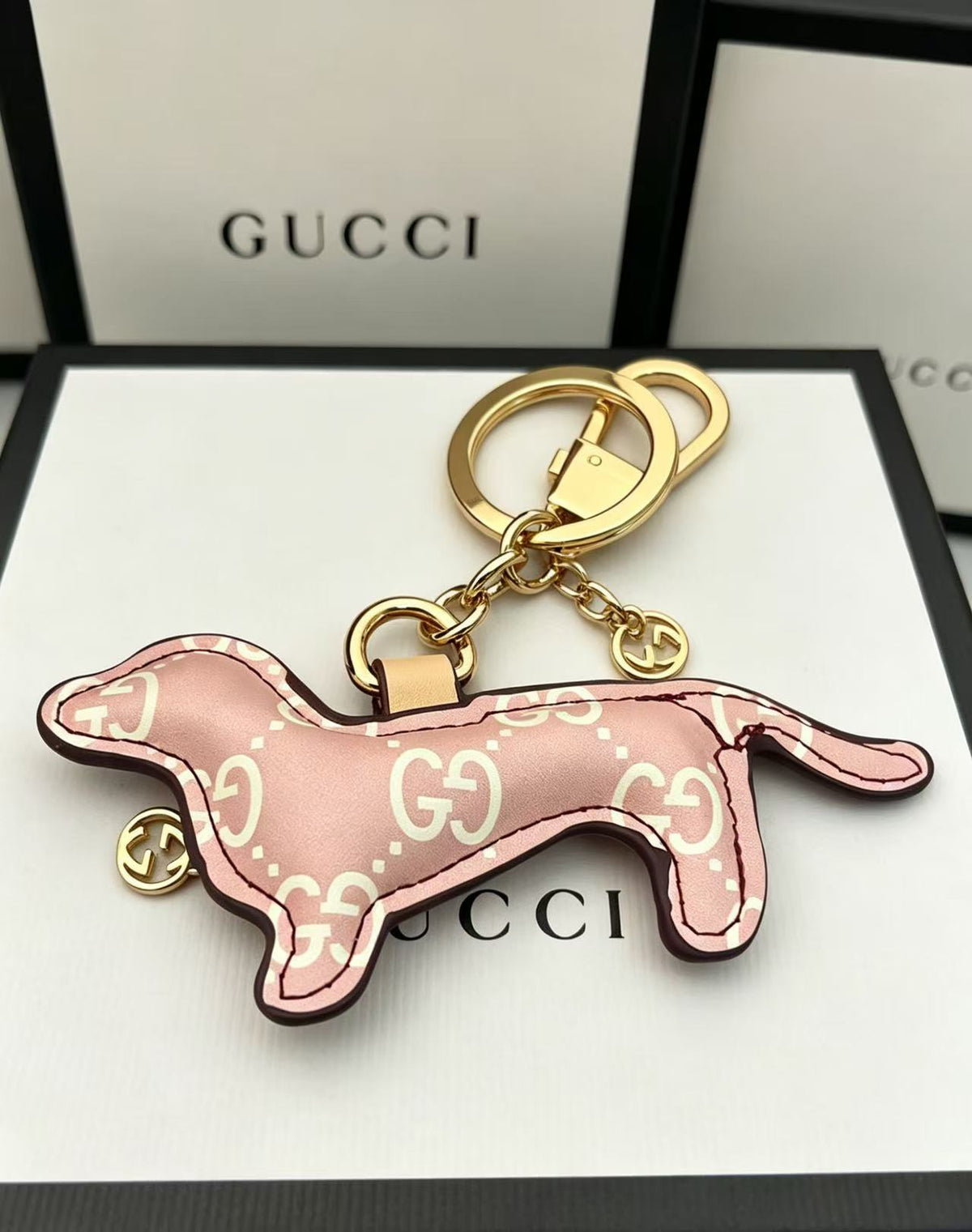 Floral Keychain in Polished Metal-Tone – Design 002 side detail