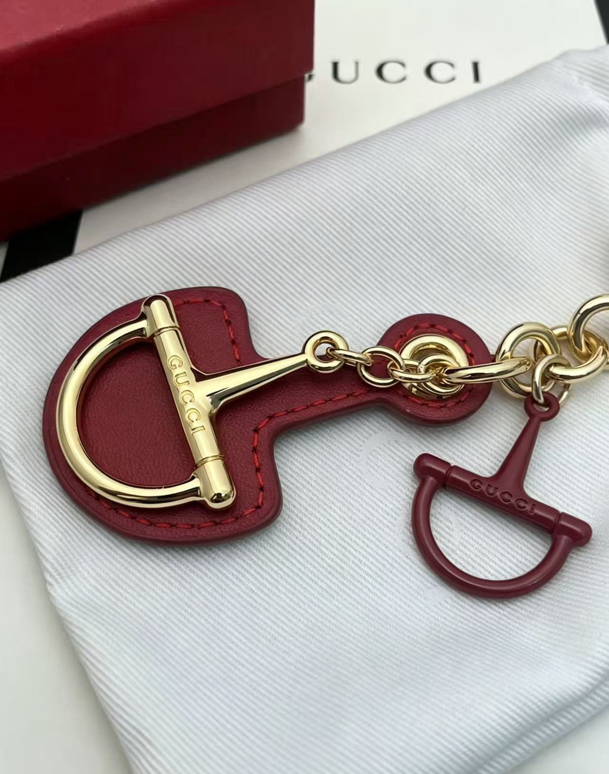 Horsebit Keychain in Polished Metal-Tone – Horsebit Detail – Design 002 side detail