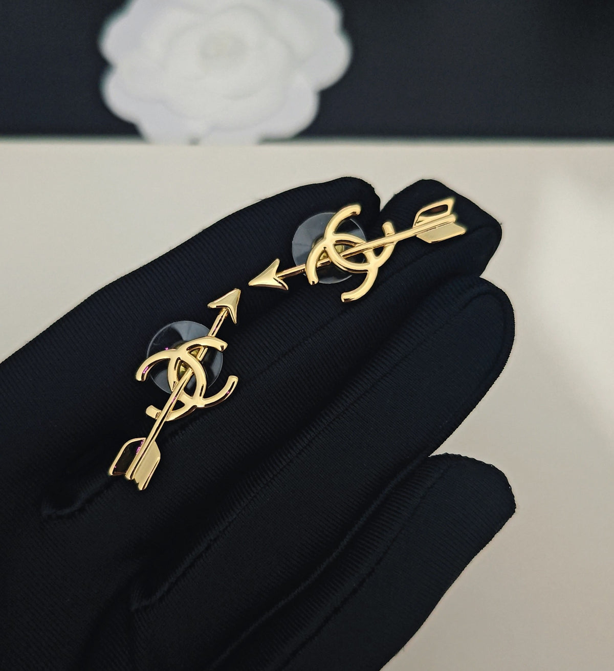 Arrow Stud Earrings in Gold-Tone – Arrow Detail – Design 003 detail view