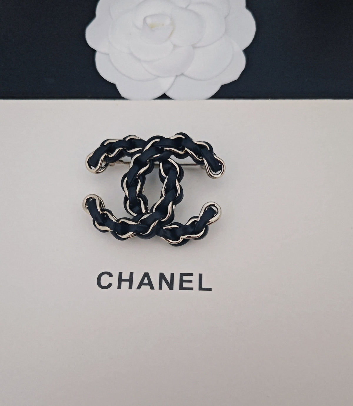 Signature Emblem Brooch in Gold-Tone – Black Detail – Design 003 detail view