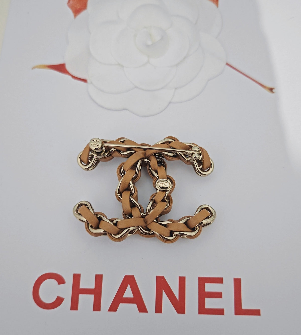 Signature Emblem Brooch in Gold-Tone – Design 001 close-up detail
