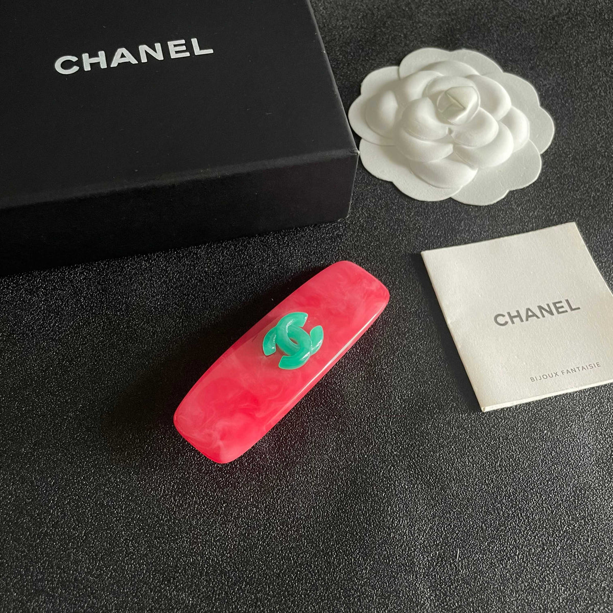 Double-C Emblem Hair Clip – Design 025 styled product view