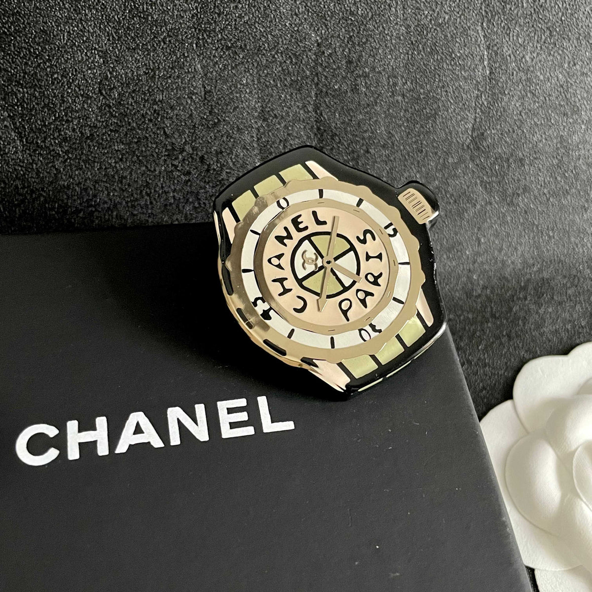 Double-C Emblem Brooch in Polished Metal-Tone – Design 004 detail view