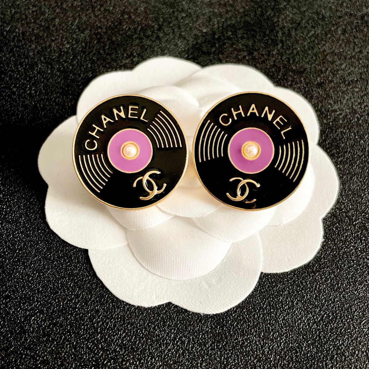 Double-C Emblem Stud Earrings in Polished Metal-Tone – Design 175 front product view