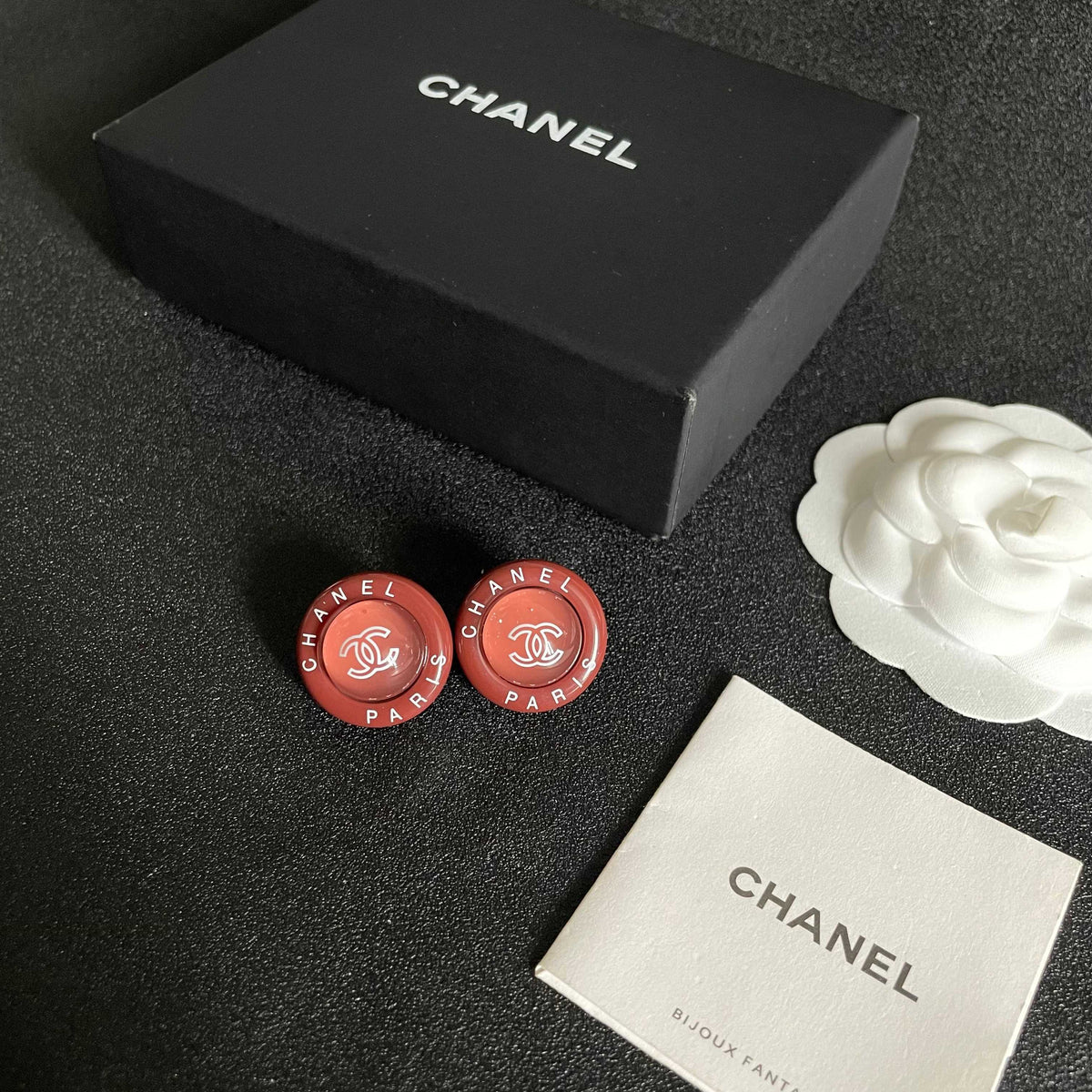 Double-C Emblem Stud Earrings in Polished Metal-Tone – Design 172 close-up detail