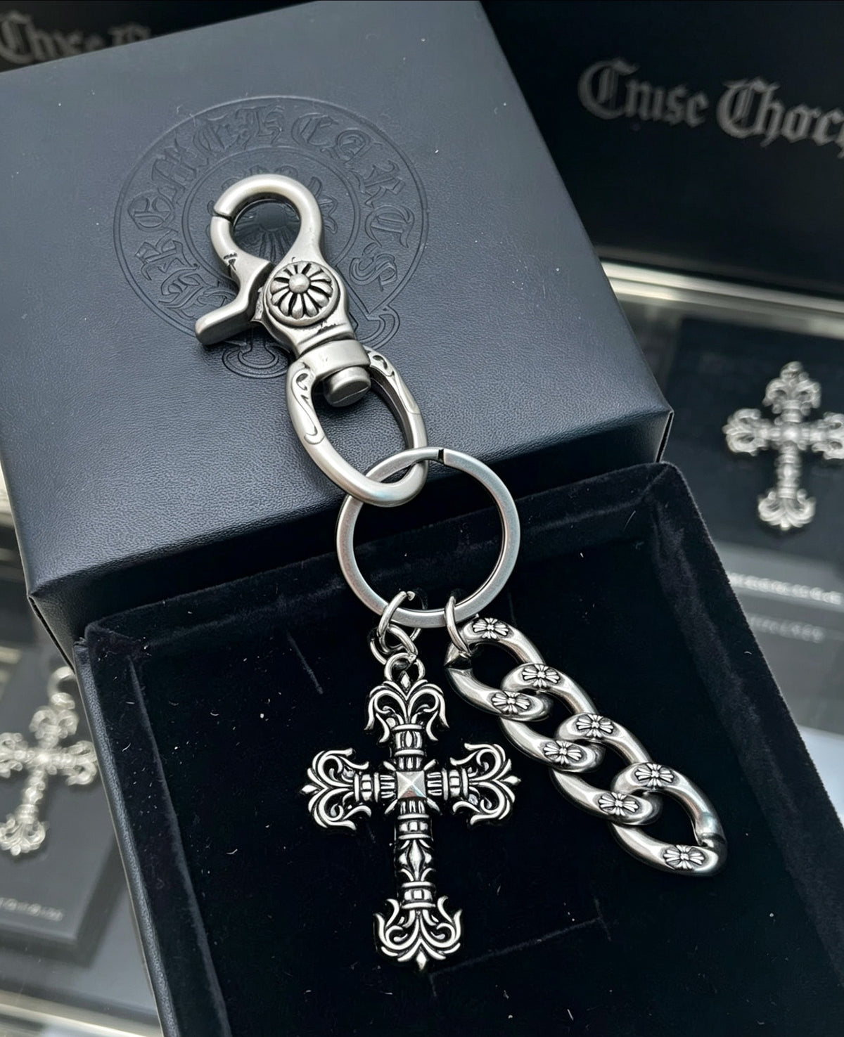 Cross Multi-Use Chain Accessory – Design 06 front product view