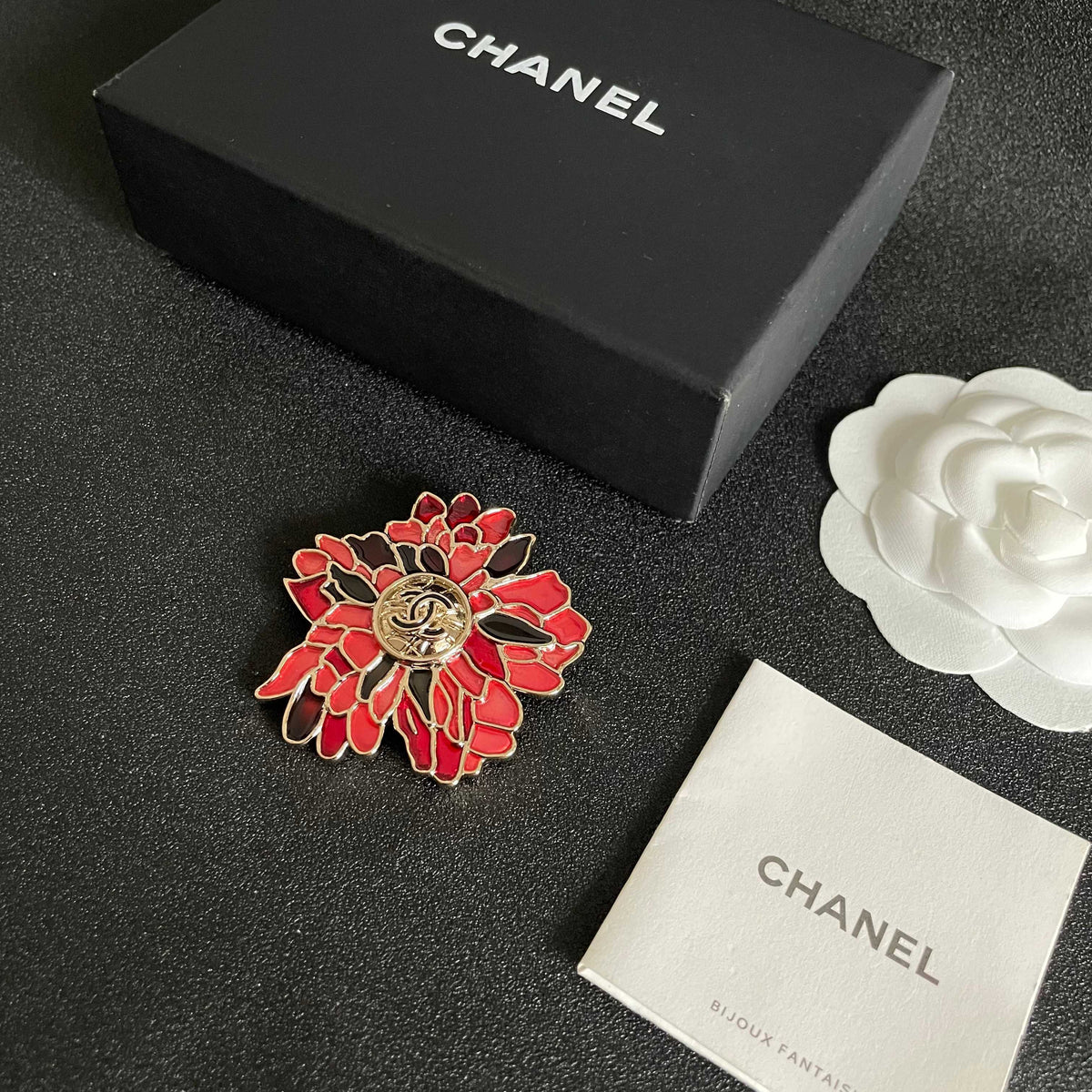 Signature Emblem Brooch in Polished Metal-Tone – Design 055 close-up detail