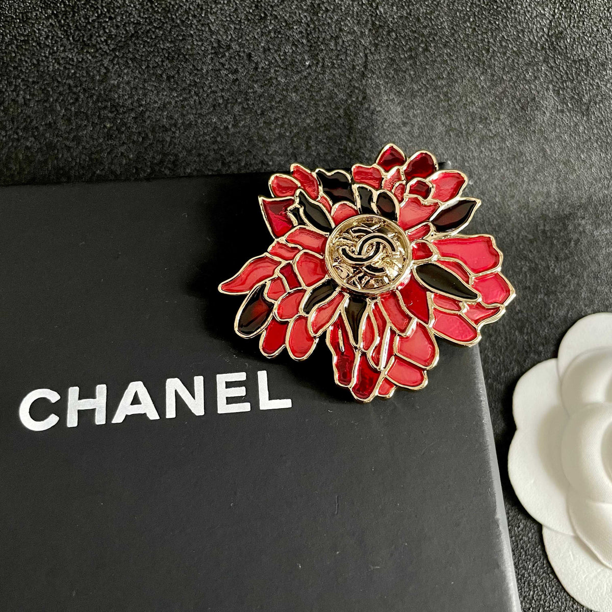 Signature Emblem Brooch in Polished Metal-Tone – Design 055 detail view